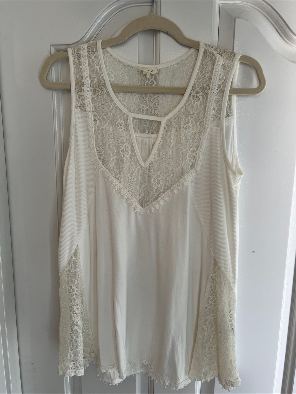 POL Cream Lace Sleeveless Tunic